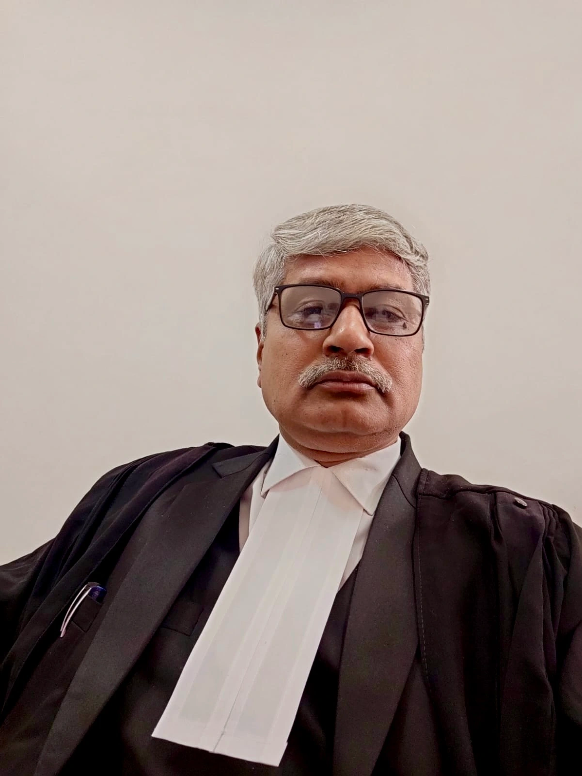Advocate Onkar Nath Pandey - Professional High Court Lawyer